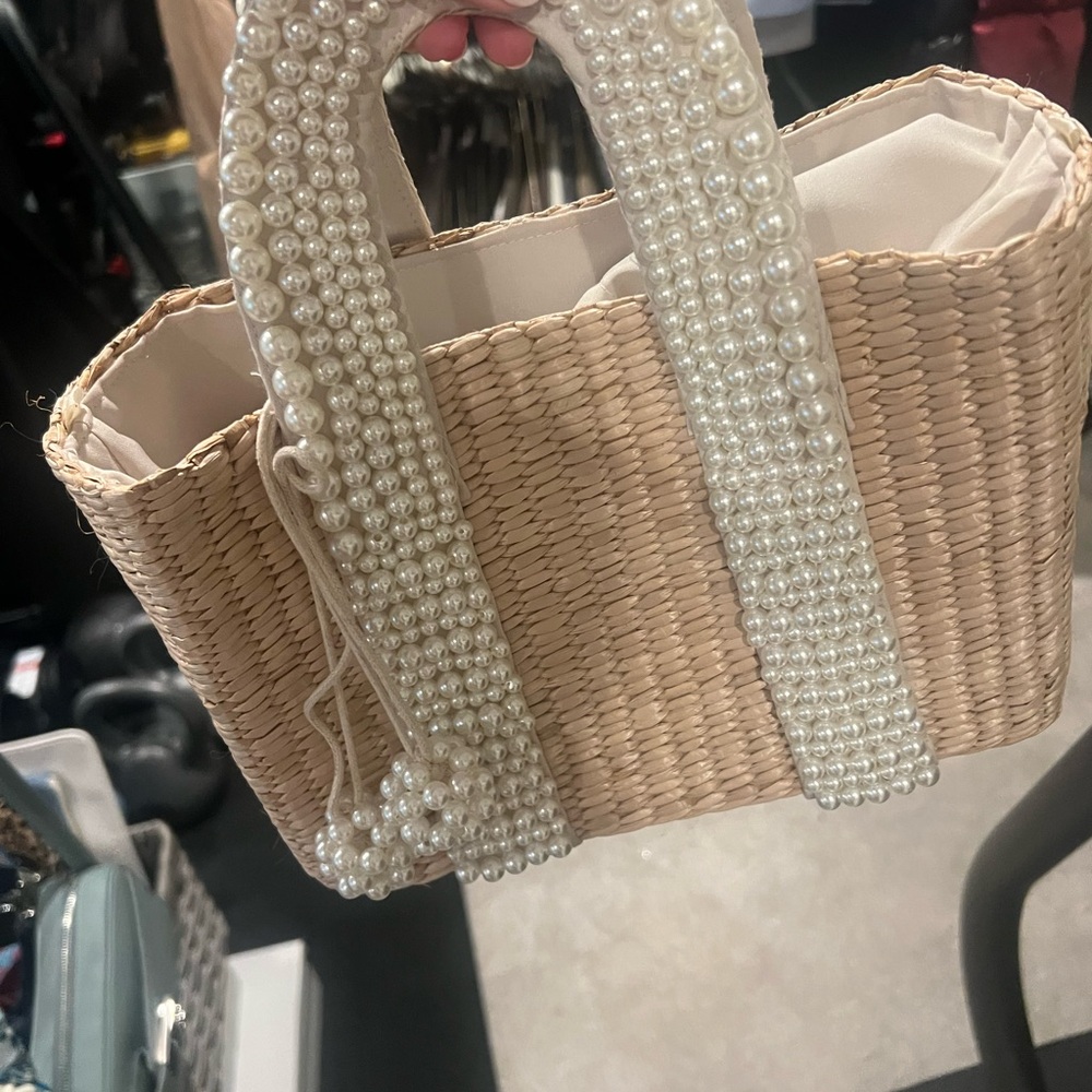 Pearl-Handle Woven Tote Bag in Natural Straw - Picture 5 of 8